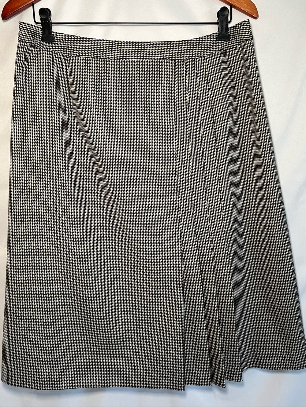 Harve Benard Black Satin Skirt with Black and White Houndstooth Waistband